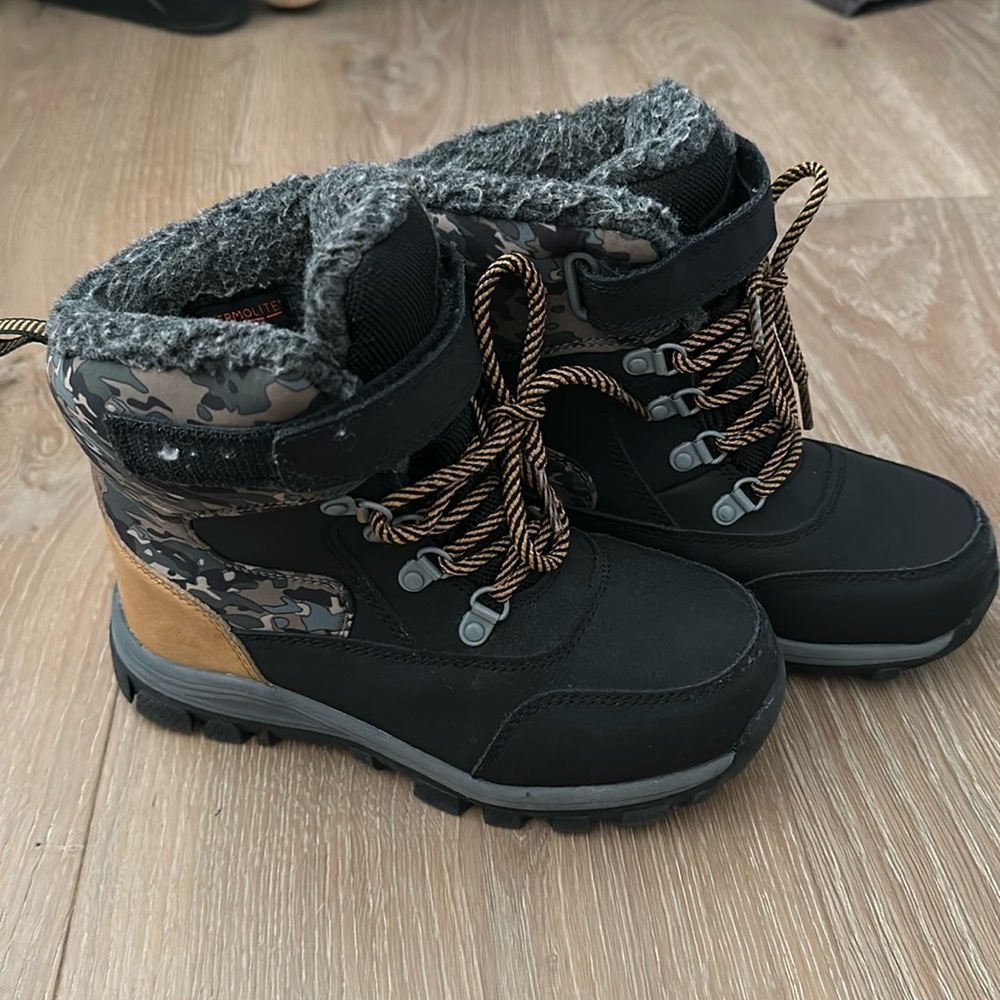 Boys snow boots